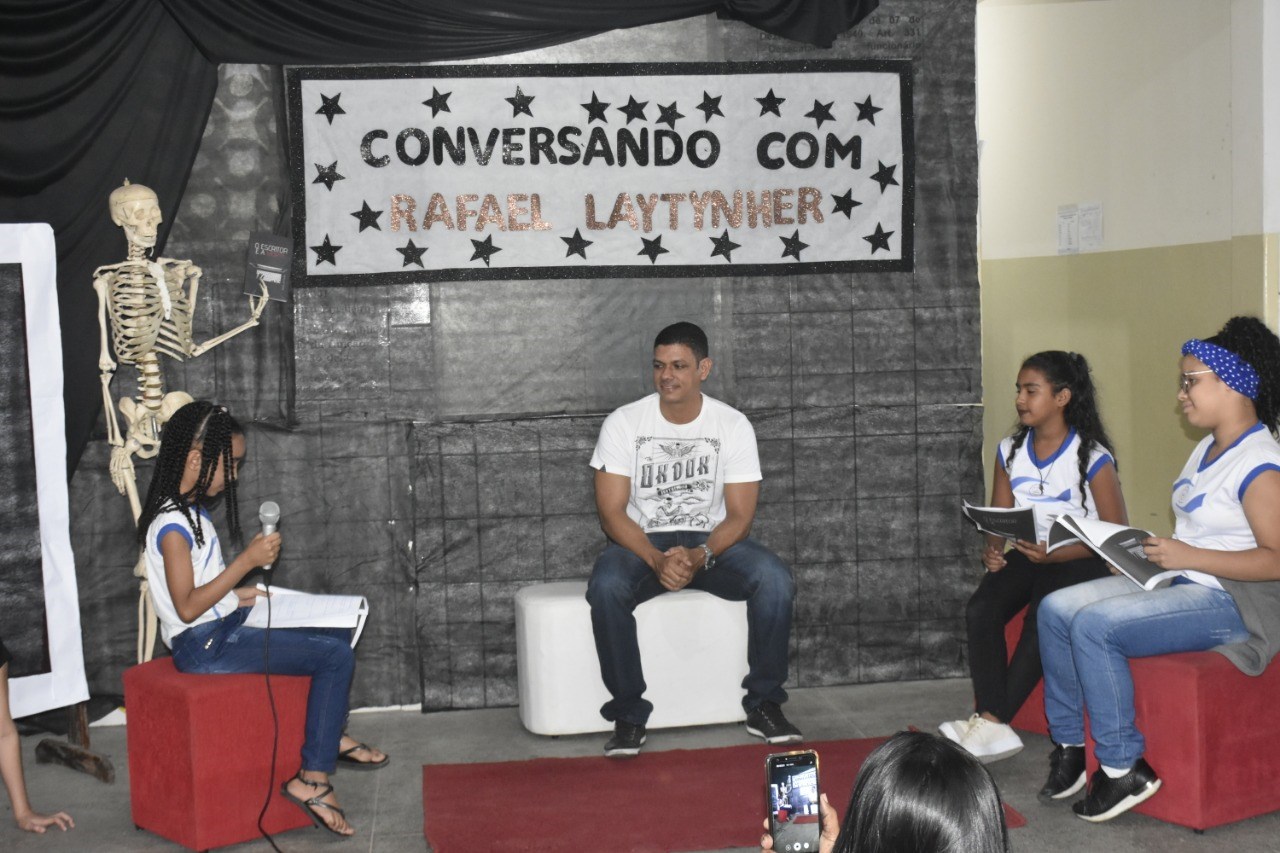 Camacã: Projeto “Encontro com Escritor” recebe alunos do GE Presidente Médici

